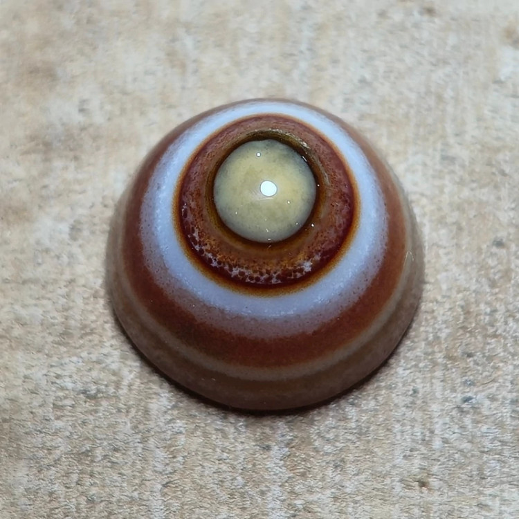 عقیق سه پوست منظم زیبا خاص.
